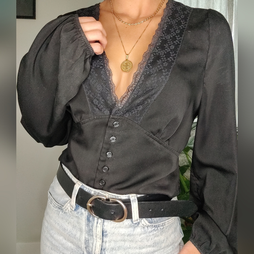 Stunning 🥰 Buffalo Silky Laced Blouse Top